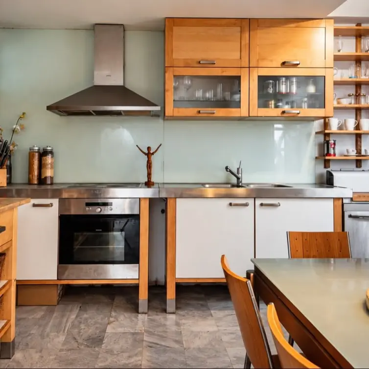 Venta de apartamento en planta media en Puerto Banús