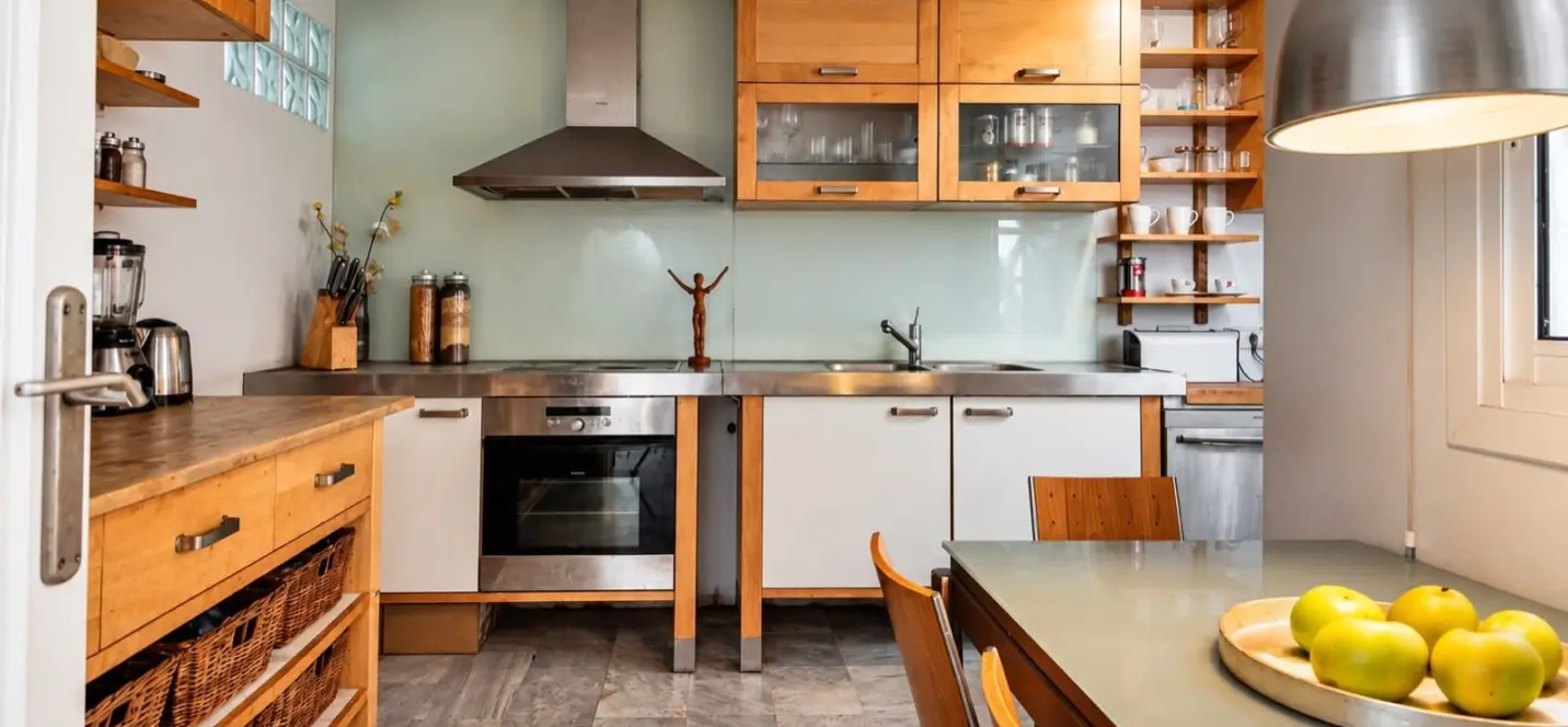 Venta de apartamento en planta media en Puerto Banús 4