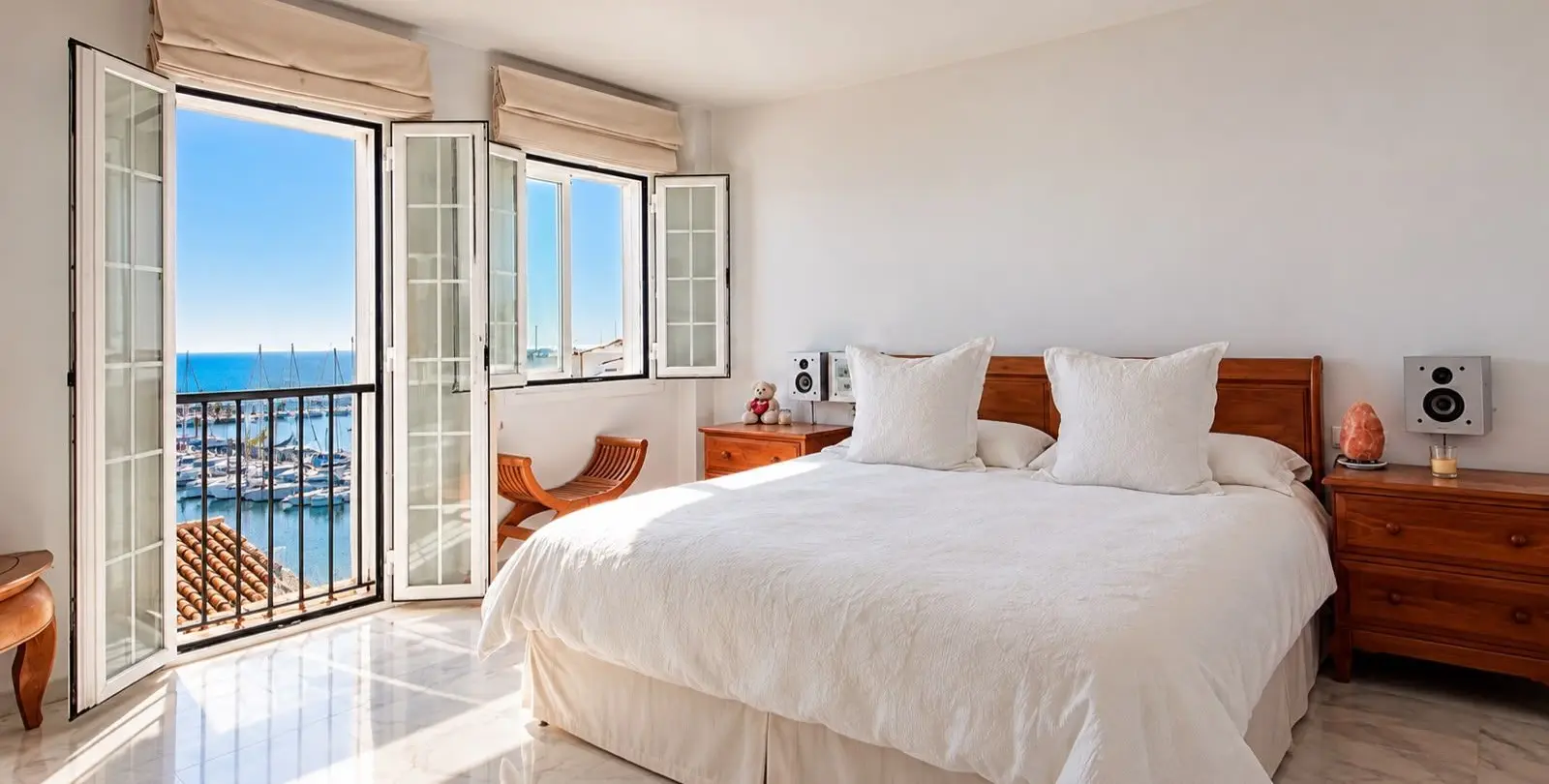 Venta de apartamento en planta media en Puerto Banús 7