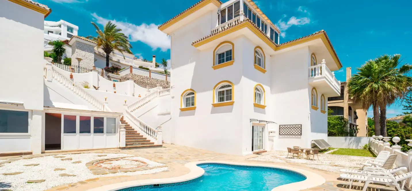 Venta de villa independiente en Benalmadena 0