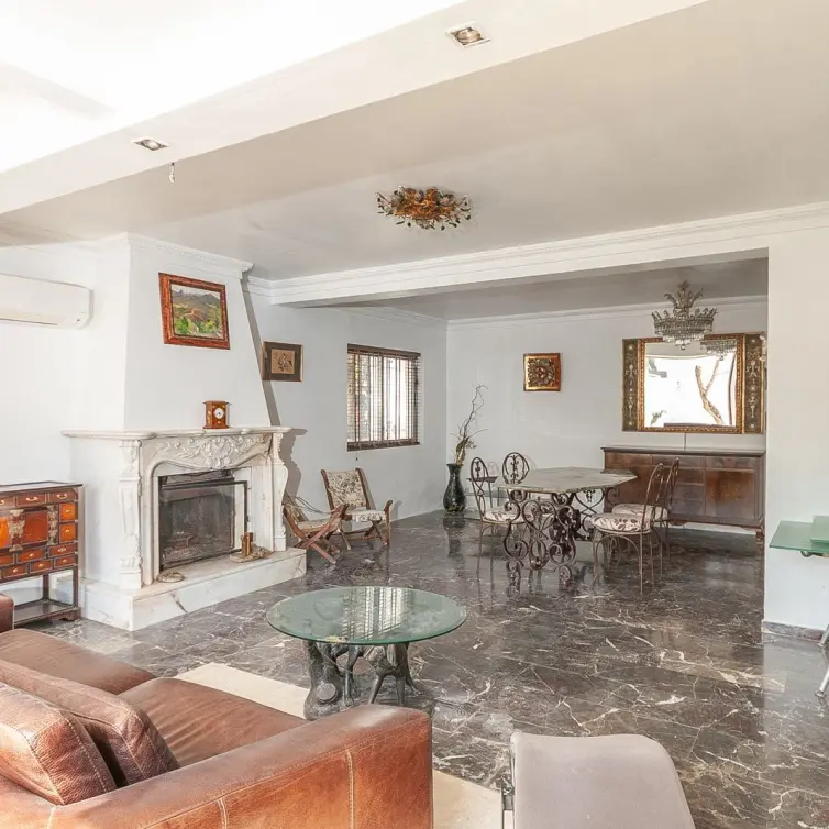 Venta de villa independiente en Elviria
