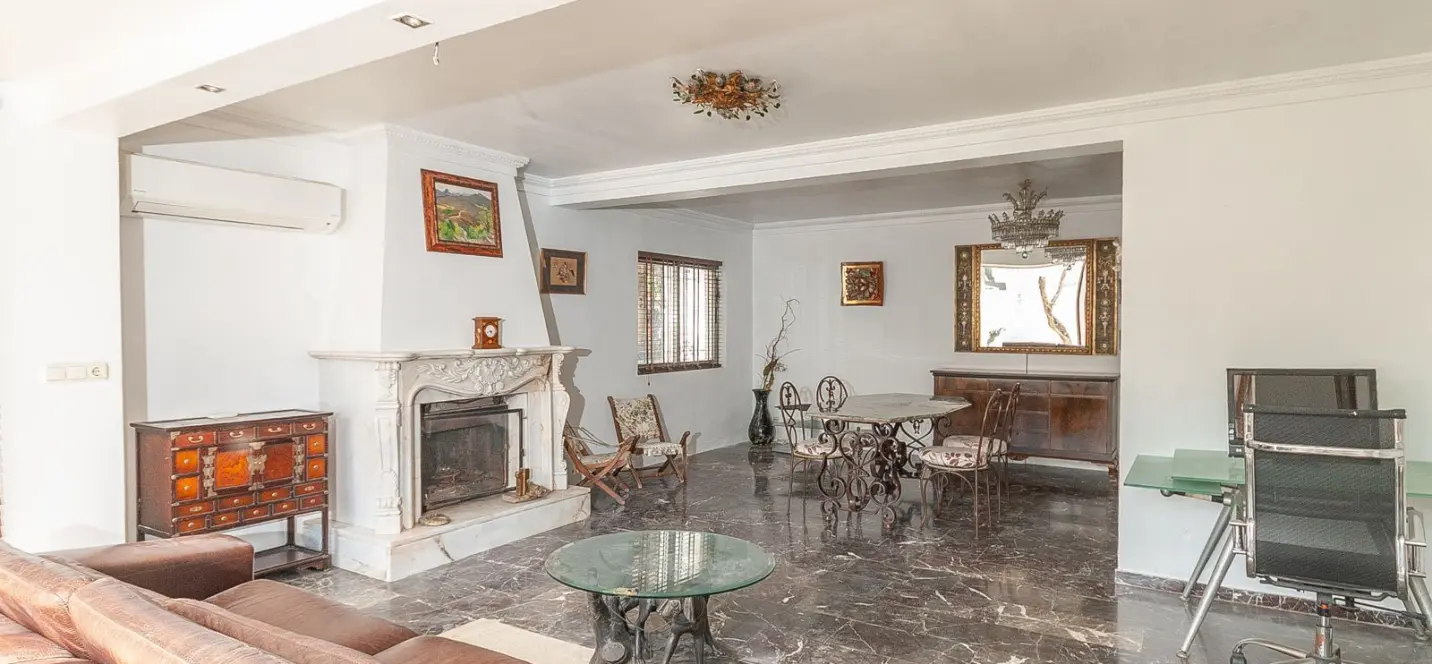 Venta de villa independiente en Elviria 1