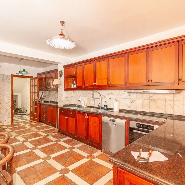 Venta de villa independiente en Elviria