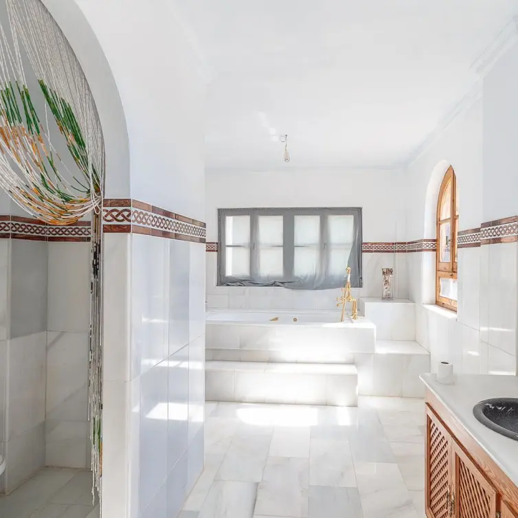 Venta de villa independiente en Elviria