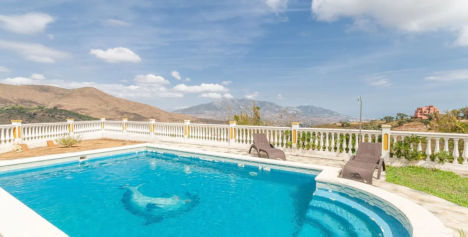 Venta de villa independiente en La Mairena 2