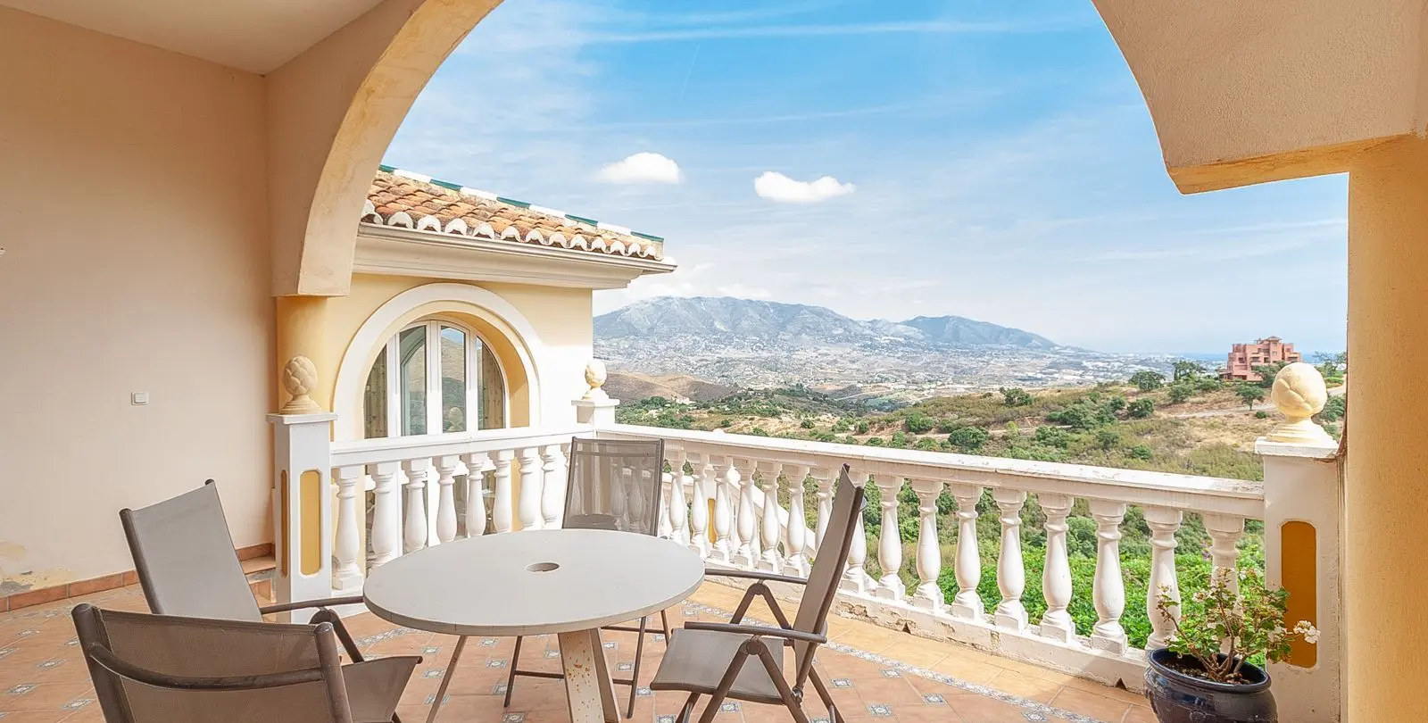 Venta de villa independiente en La Mairena 3
