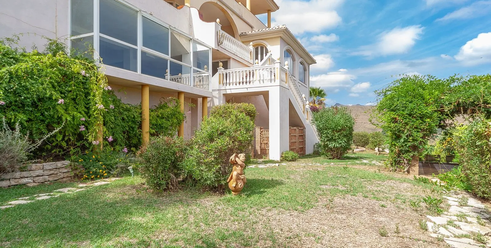 Venta de villa independiente en La Mairena 4