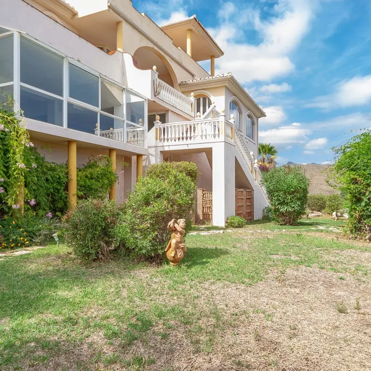 Venta de villa independiente en La Mairena