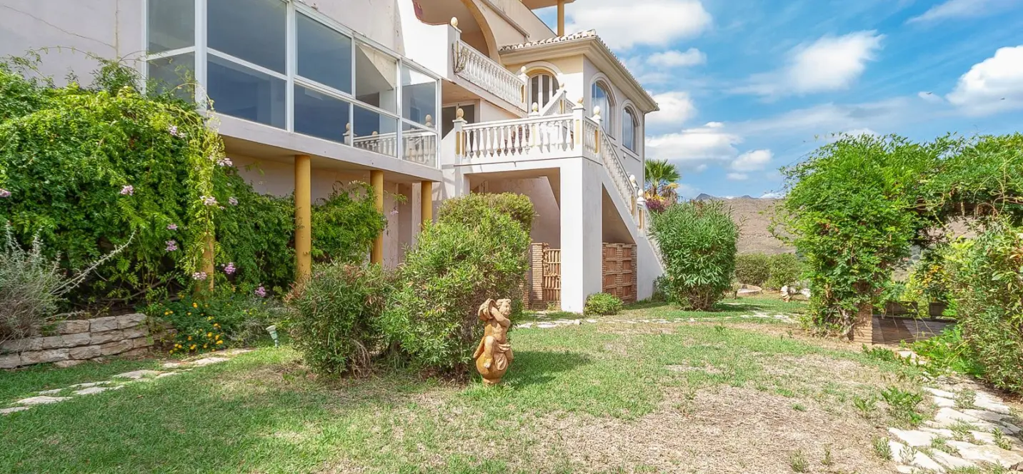 Venta de villa independiente en La Mairena 3