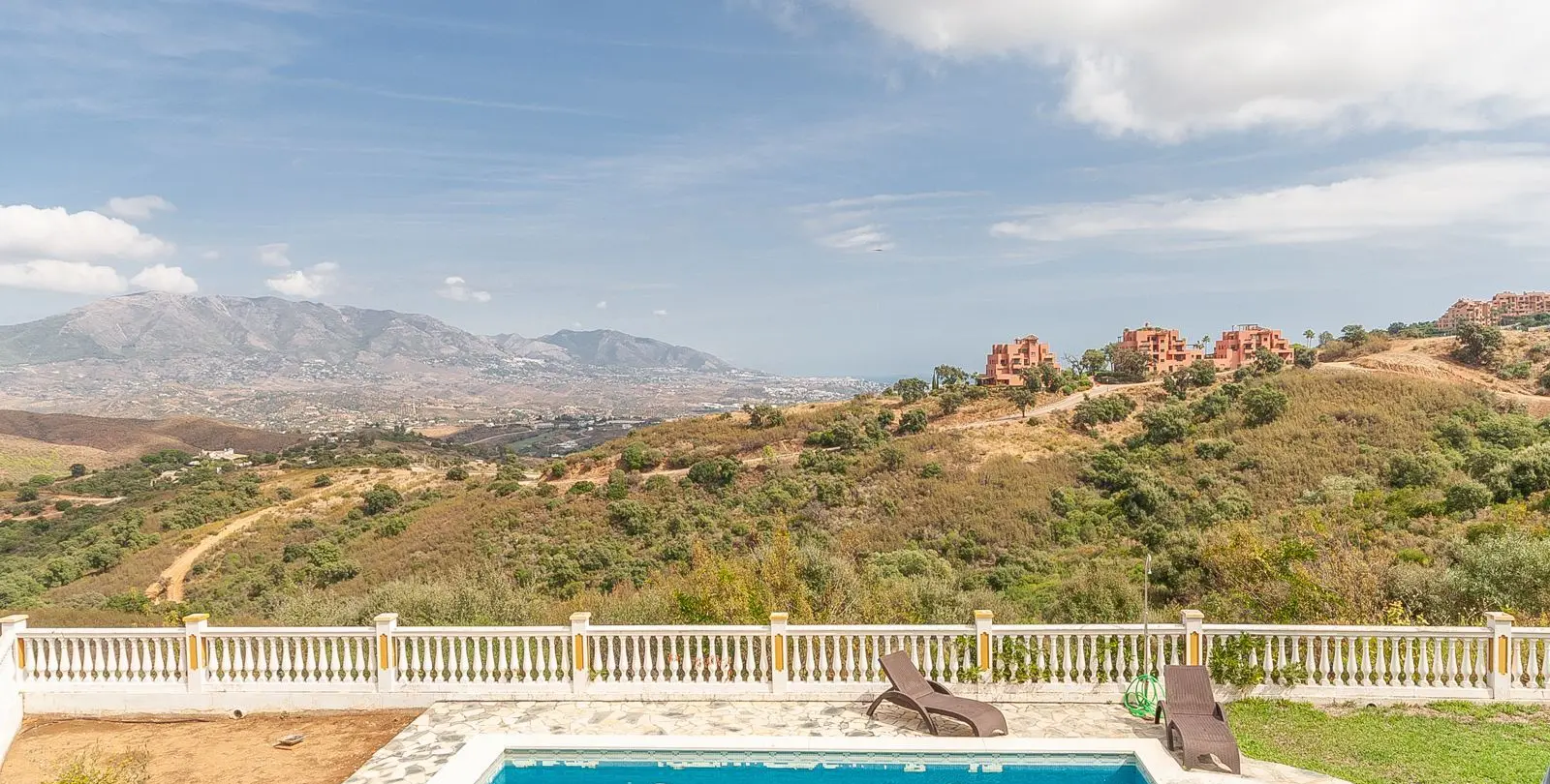 Venta de villa independiente en La Mairena 34