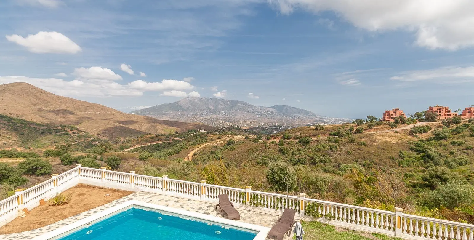 Venta de villa independiente en La Mairena 35