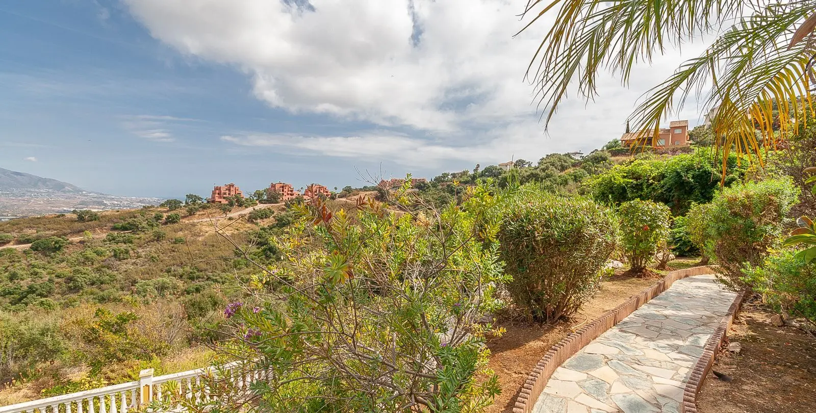 Venta de villa independiente en La Mairena 36