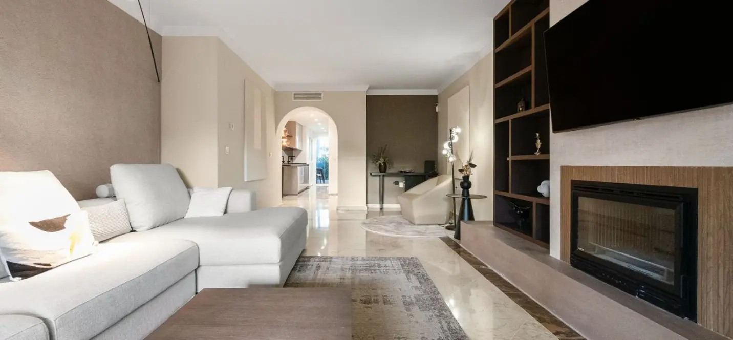 Venta de apartamento en planta baja en The Golden Mile 0