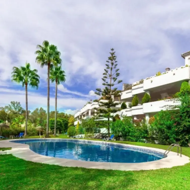 Venta de apartamento en planta baja en The Golden Mile