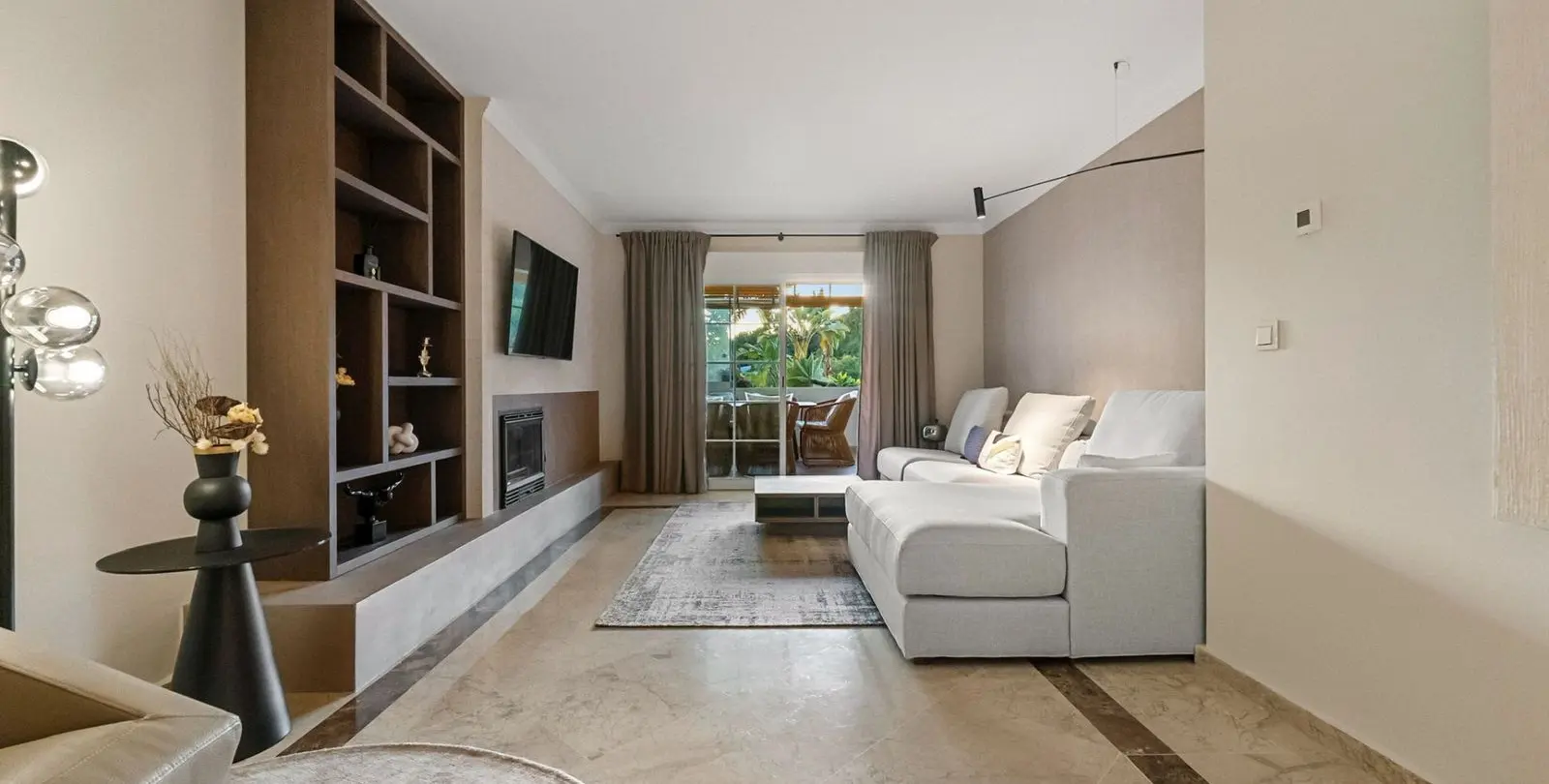 Venta de apartamento en planta baja en The Golden Mile 5