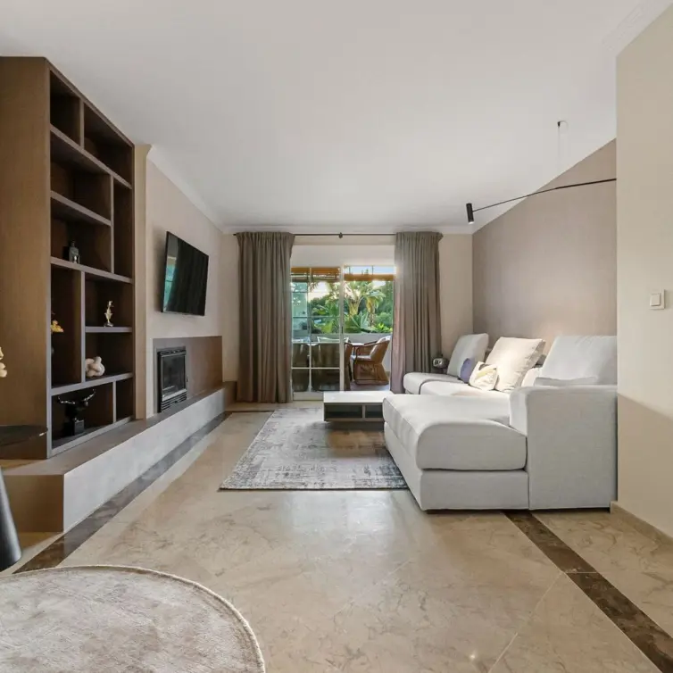 Venta de apartamento en planta baja en The Golden Mile