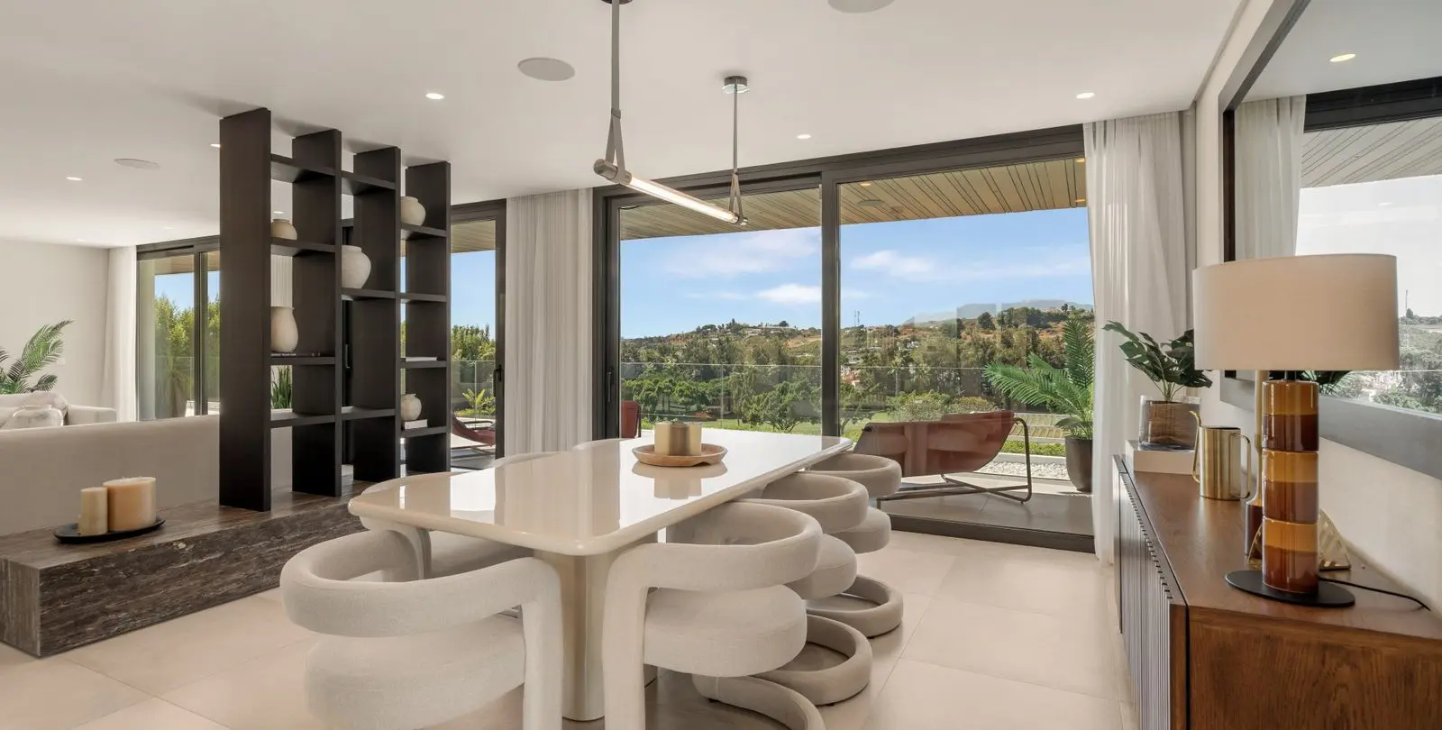 Venta de villa independiente en Nueva Andalucía 9