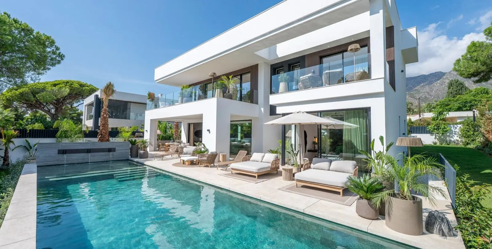 Venta de villa independiente en Nagüeles 1