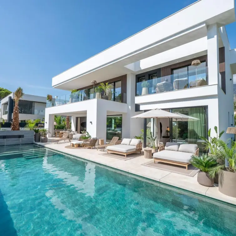 Venta de villa independiente en Nagüeles