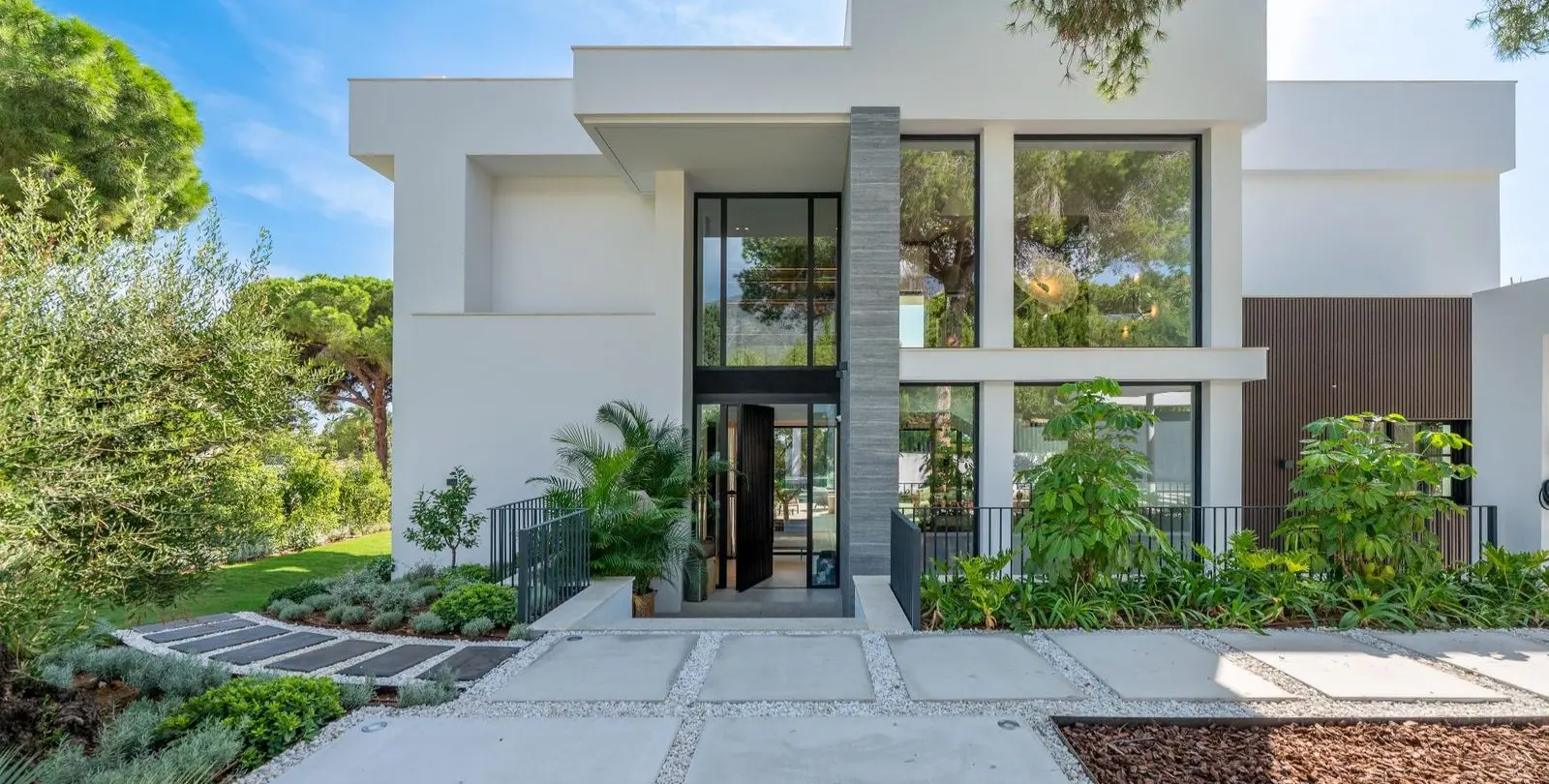 Venta de villa independiente en Nagüeles 3