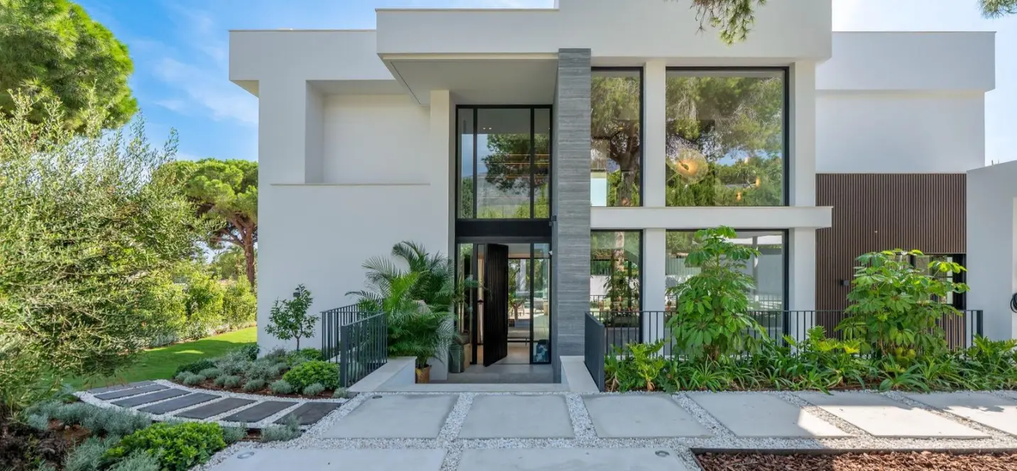 Venta de villa independiente en Nagüeles 2