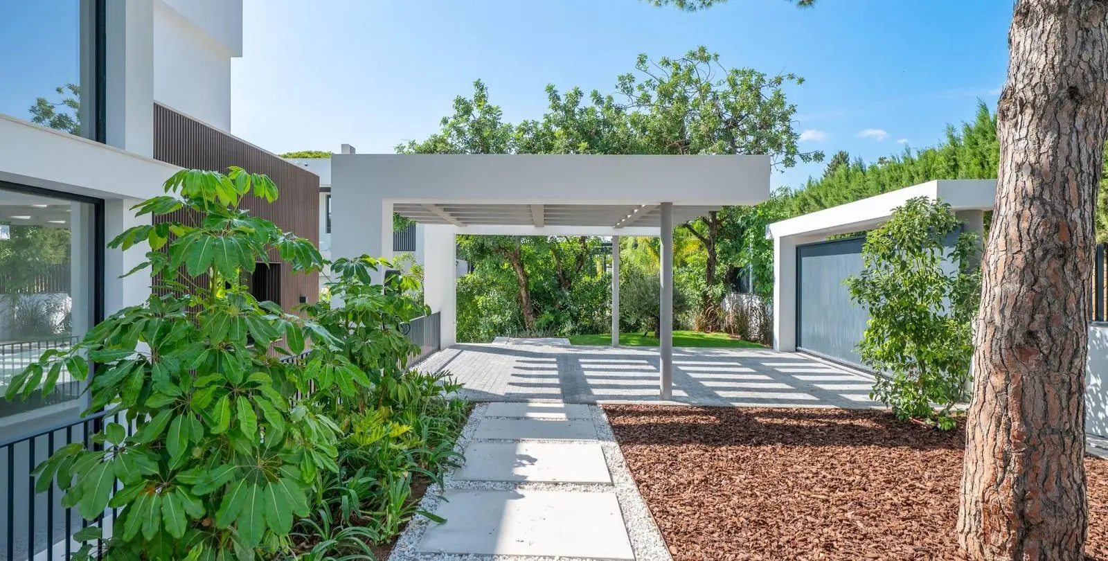 Venta de villa independiente en Nagüeles 4