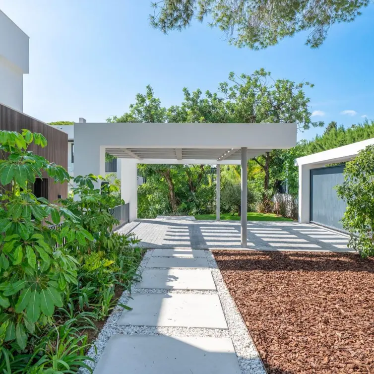 Venta de villa independiente en Nagüeles