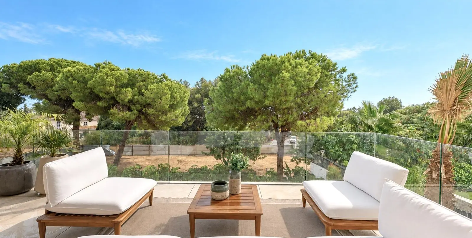Venta de villa independiente en Nagüeles 50