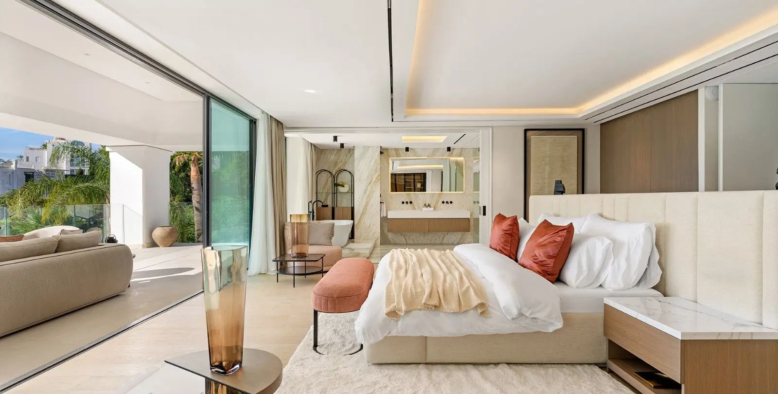 Venta de villa independiente en La Quinta 7