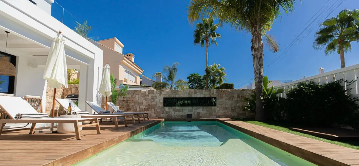 Long-term rent of detached villa in Costalita 1