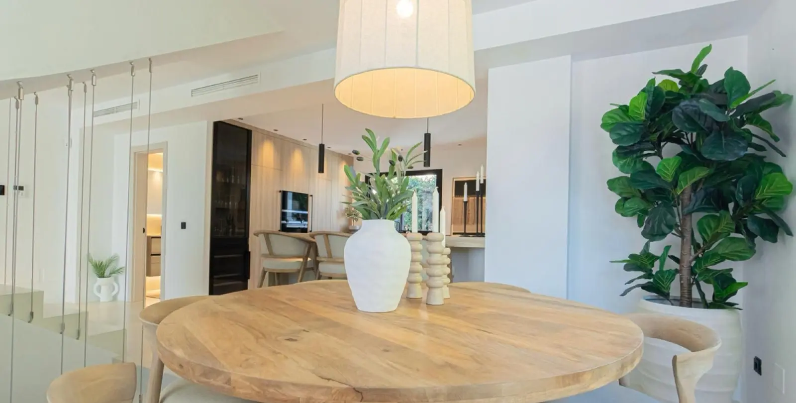 Long-term rent of detached villa in Costalita 15