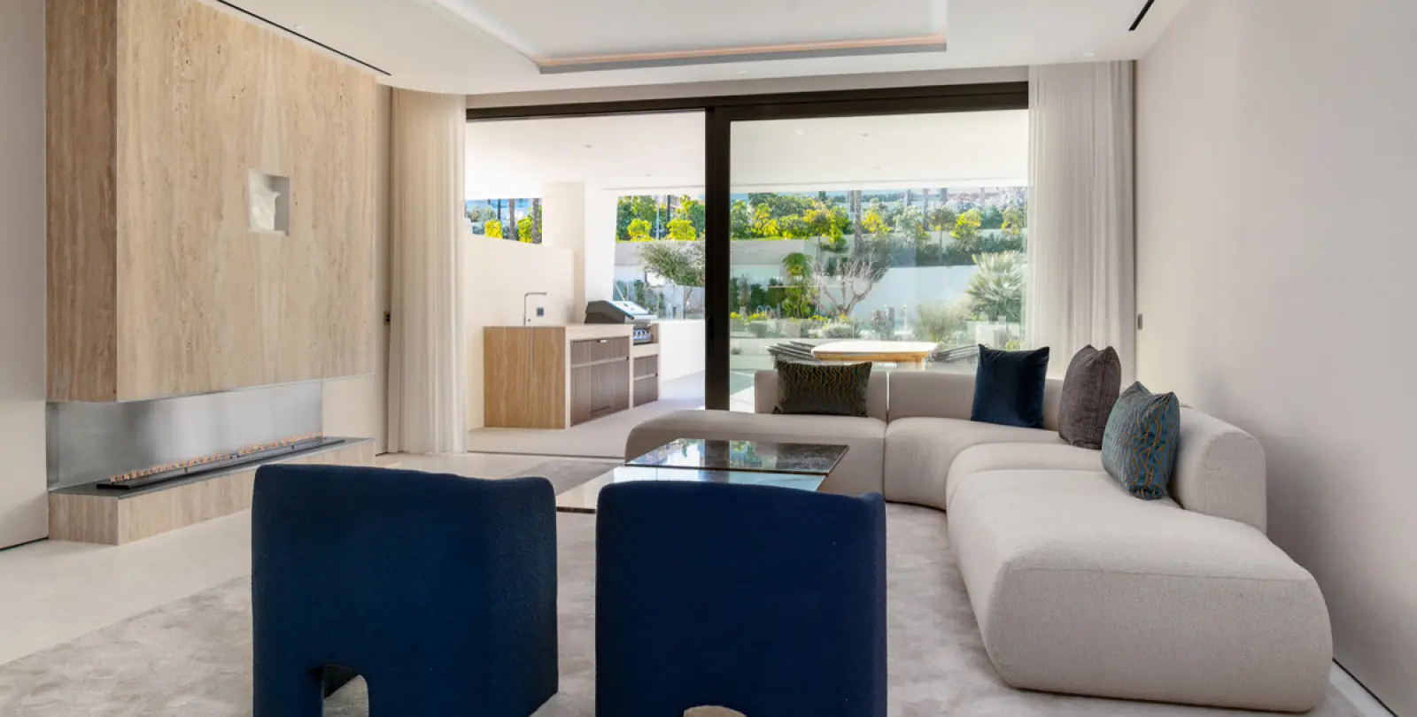 Long-term rent of ground floor apartment in The Golden Mile 5