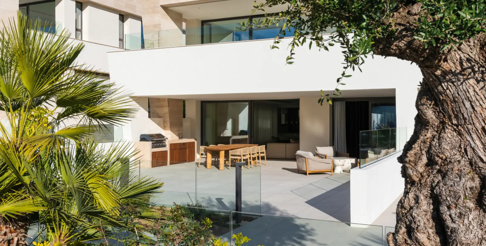 Long-term rent of ground floor apartment in The Golden Mile 7