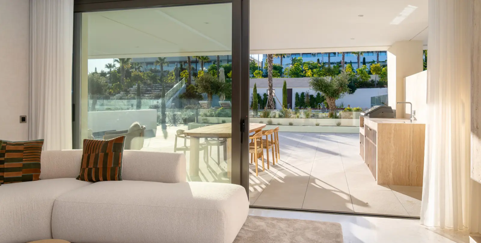 Long-term rent of ground floor apartment in The Golden Mile 8