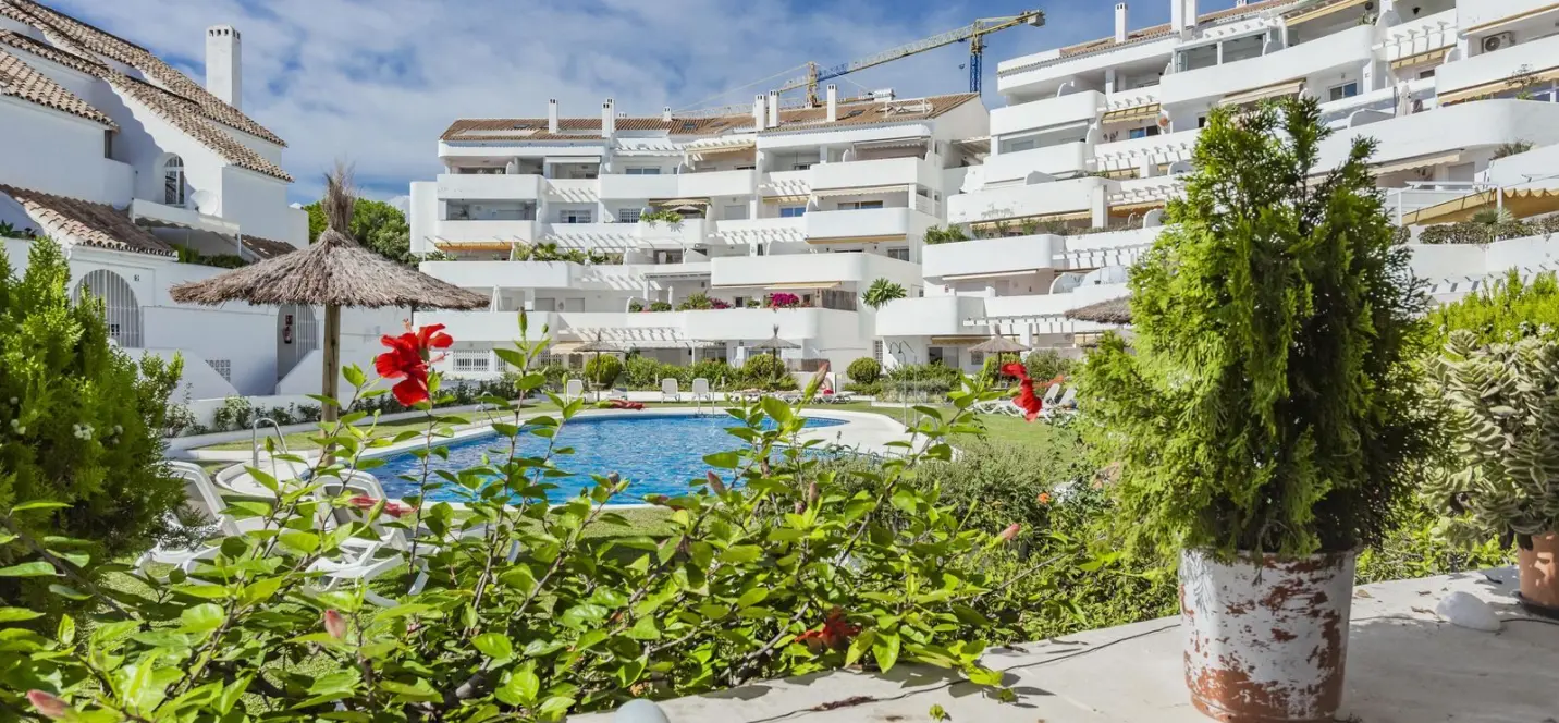 Sale of ground floor apartment in Nueva Andalucía 0