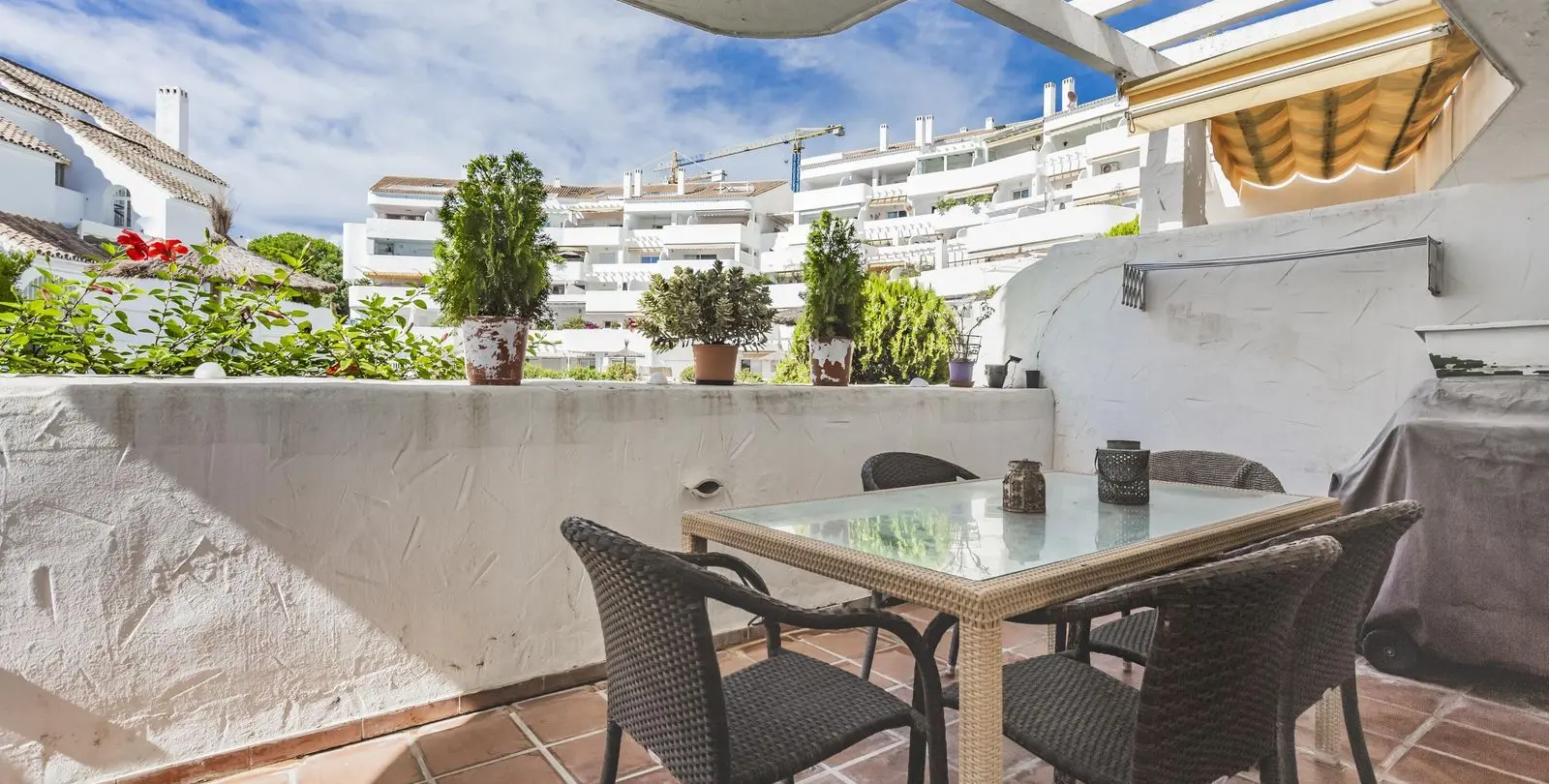 Venta de apartamento en planta baja en Nueva Andalucía 8