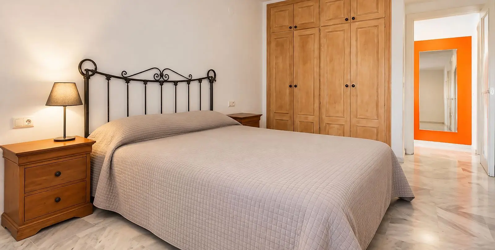 Venta de apartamento en planta baja en Nueva Andalucía 11