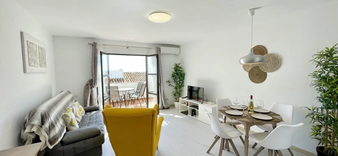 Sale of duplex in Calahonda 2