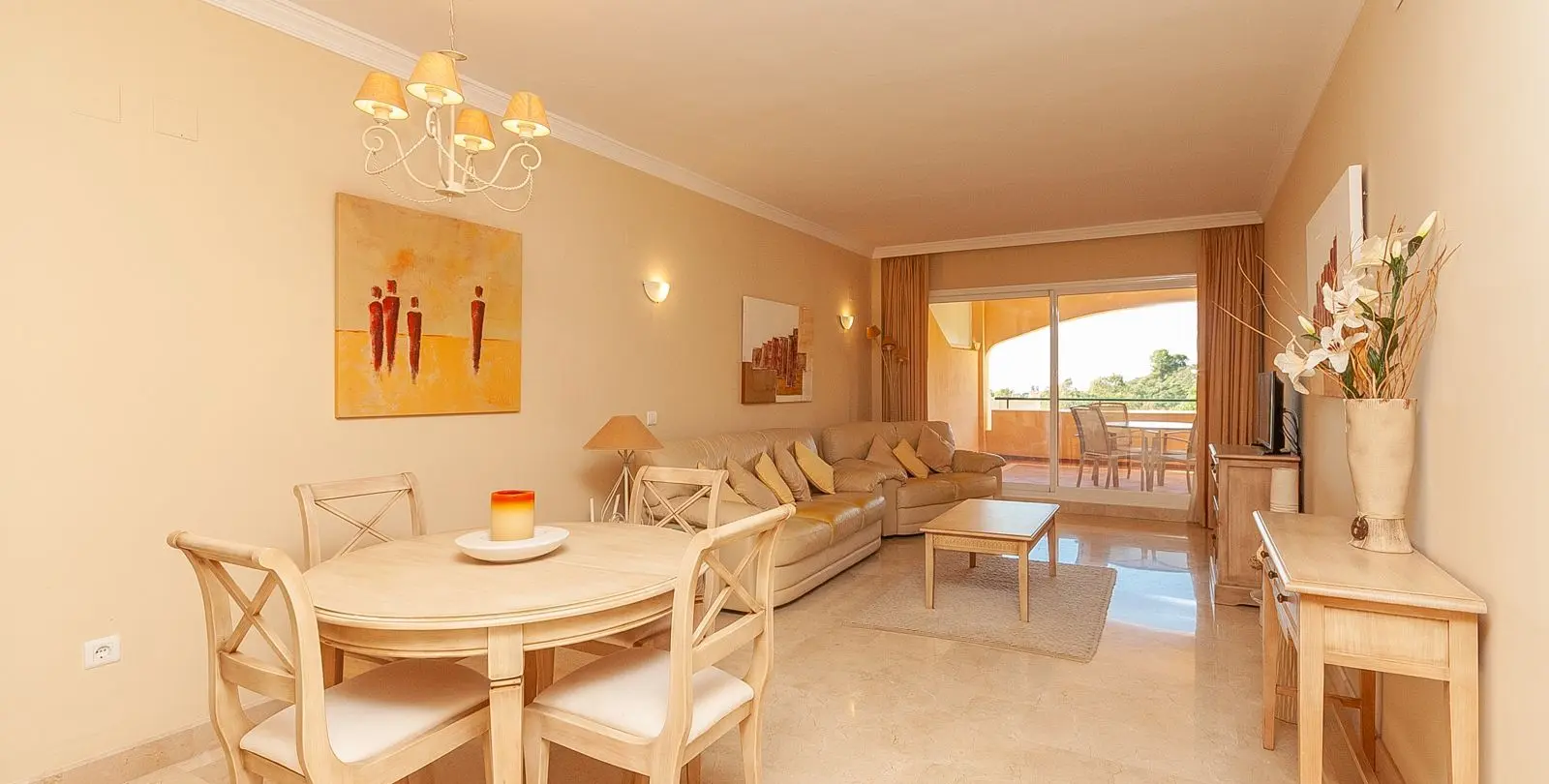 Venta de apartamento en planta media en Elviria 5