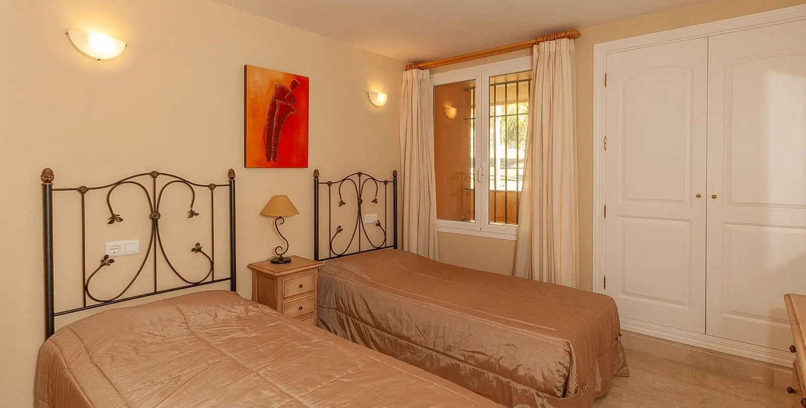 Venta de apartamento en planta media en Elviria 9
