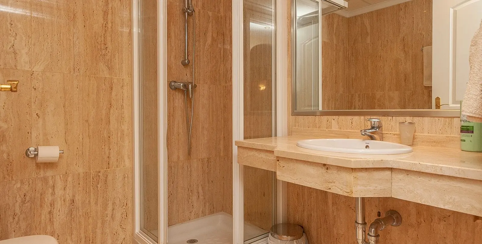 Venta de apartamento en planta media en Elviria 10