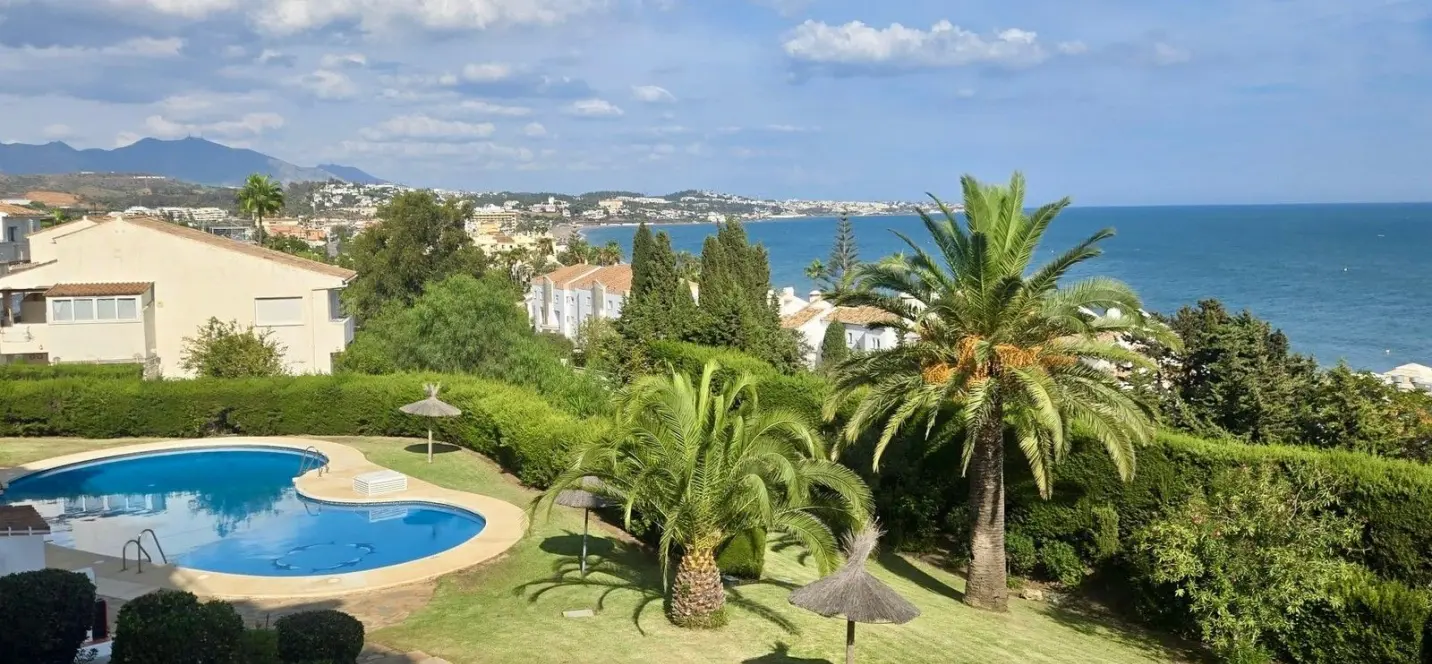 Sale of middle floor apartment in Torrenueva 1