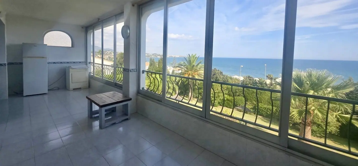 Sale of middle floor apartment in Torrenueva 2