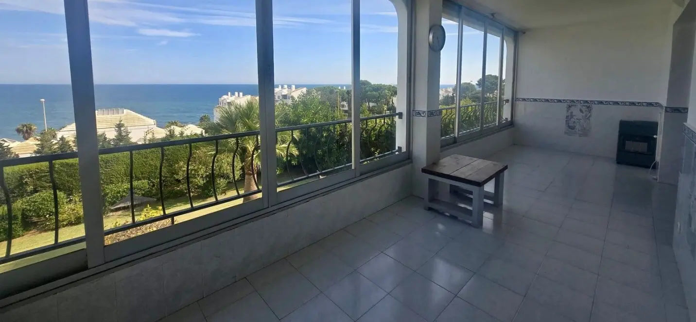 Sale of middle floor apartment in Torrenueva 3