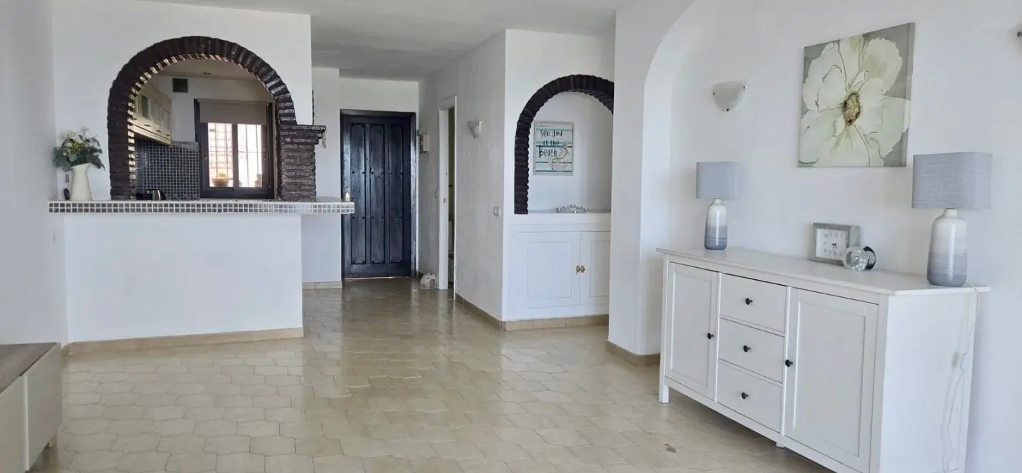 Sale of middle floor apartment in Torrenueva 4