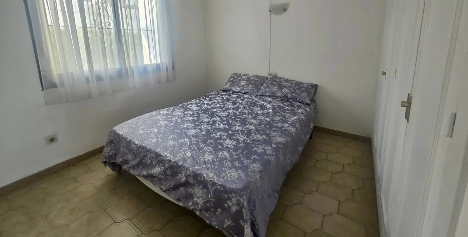 Sale of middle floor apartment in Torrenueva 11