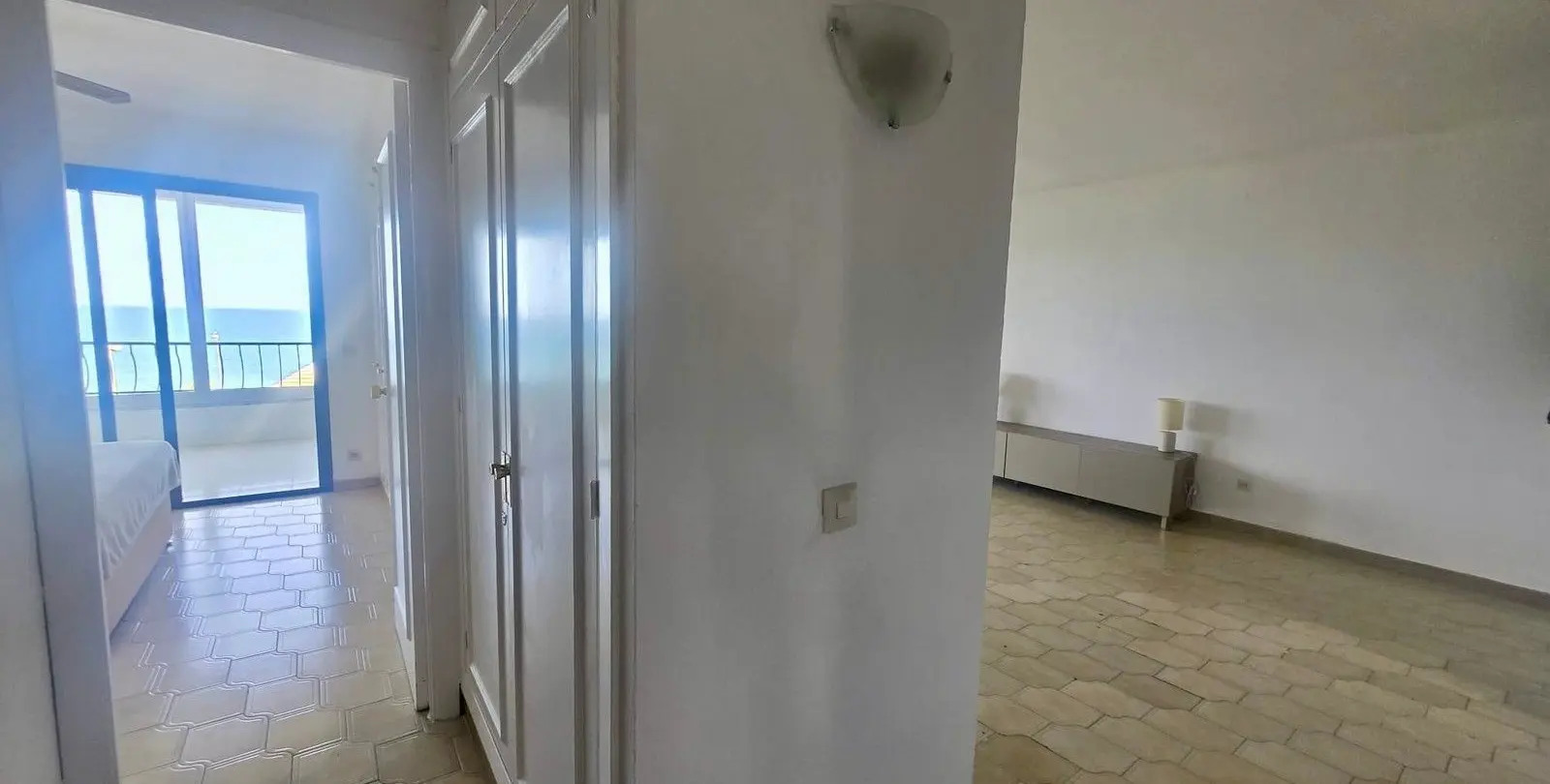 Sale of middle floor apartment in Torrenueva 14