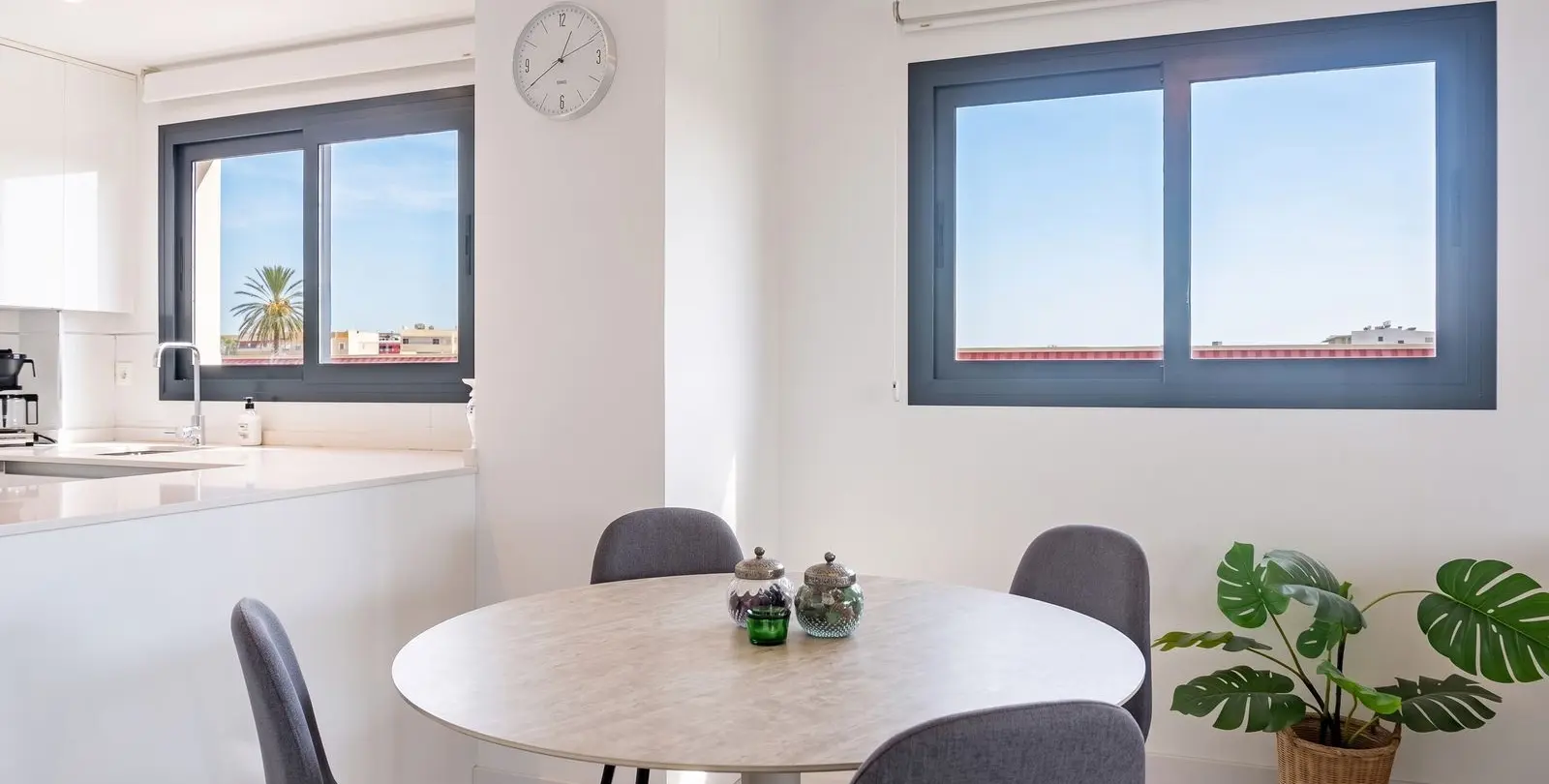Продажа апартаментов на среднем этаже в Las Lagunas 7