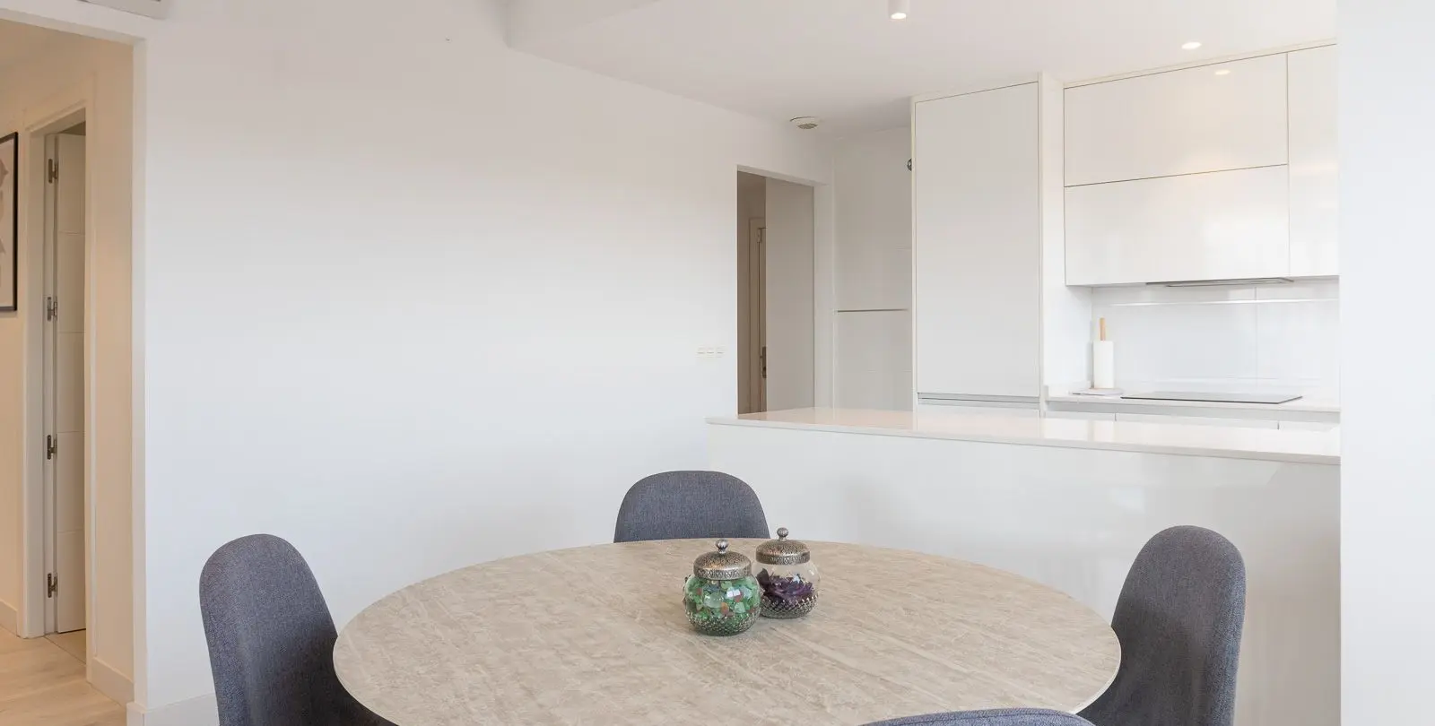 Продажа апартаментов на среднем этаже в Las Lagunas 8
