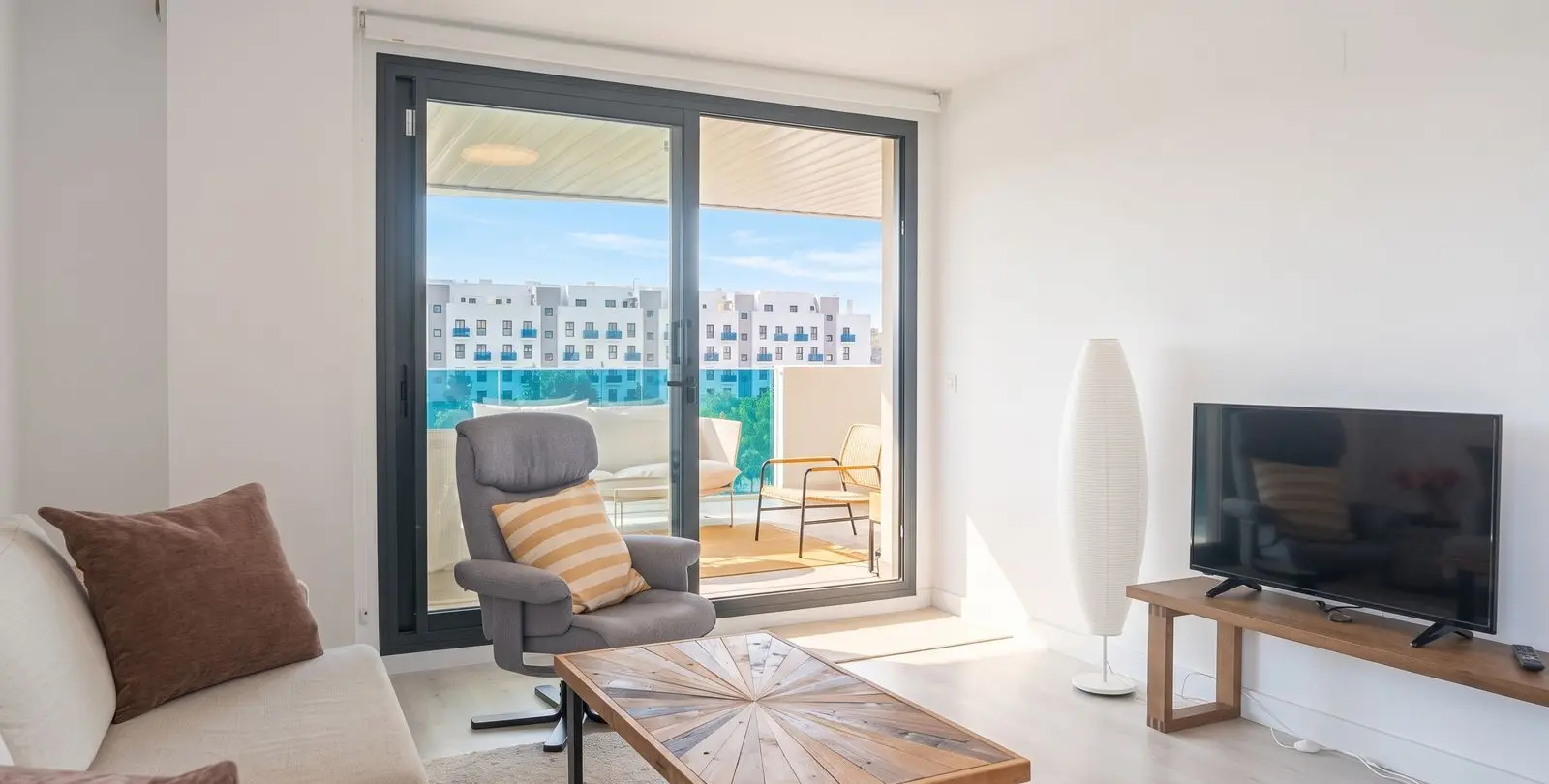 Продажа апартаментов на среднем этаже в Las Lagunas 11